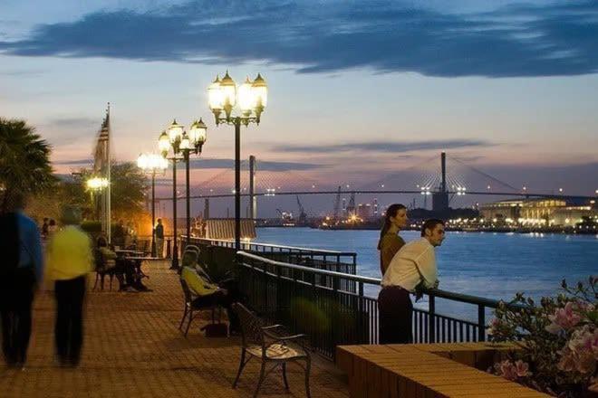 Lush Savannah Loft - Near Plant Riverside District المظهر الخارجي الصورة